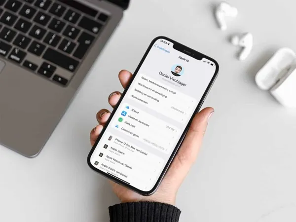 Alt Text: How to sign Into iCloud on Another iPhone or iPad
Alt Text: How to sign Into iCloud on Another iPhone or iPad